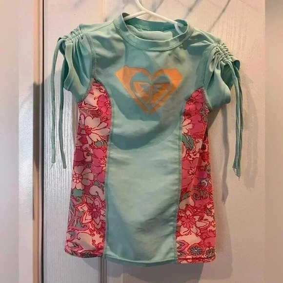 Roxy girls blue and floral rashguard - Picture 3 of 9